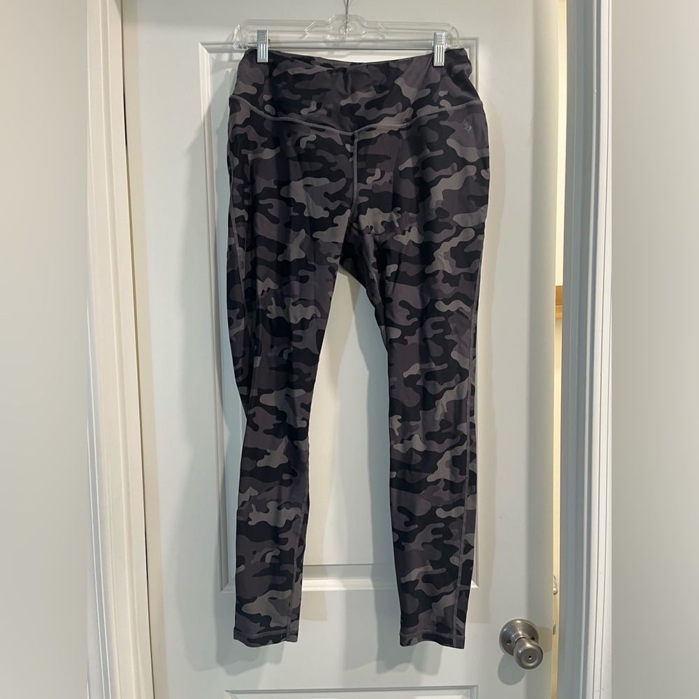 Torrid Active Gray Camouflage Leggings